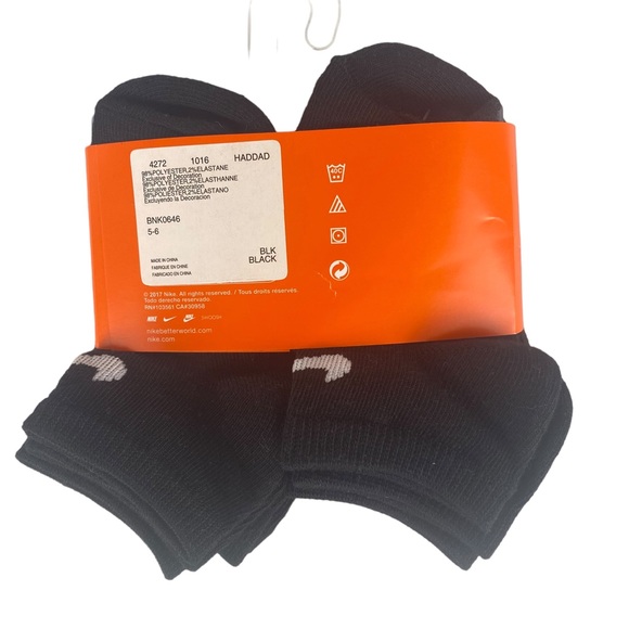 NWT Nike Kids 6 Pairs Low Cut Sports Socks in Black - Shoe Size 10-13 - Picture 2 of 4